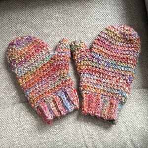 Wool mittens handmade